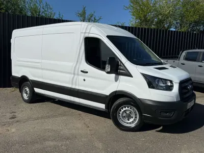 Usado Ford Transit 130 HP (95 kW) 2022 Branco Van