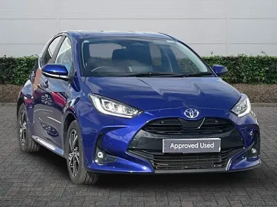 Used Toyota Yaris Design 2024 Blue Hatchback