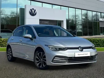 Usado VW Golf VIII Active 150 CV (110 kW) 2022 Plateado Utilitario
