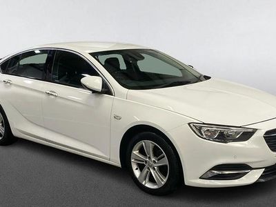 Used Vauxhall Insignia Sport 110 HP (80 kW) 2017 White Hatchback