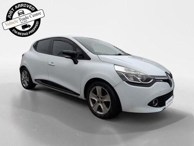 Used Renault Clio IV Dynamique 90 HP (66 kW) 2016 White Hatchback