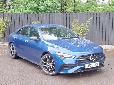 Usado Mercedes CLA220 AMG Line Premium 190 HP (139 kW) 2025 Azul Sedan