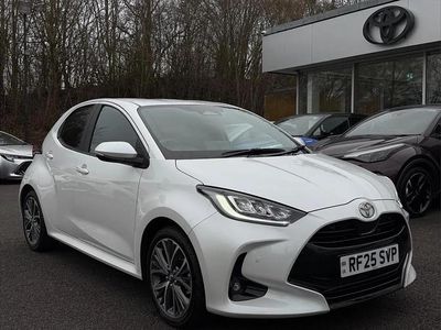 Used Toyota Yaris Hybrid 128 HP (94 kW) 2025 White Hatchback