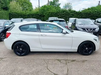 Used BMW 116 Sport Line 2013 White Hatchback