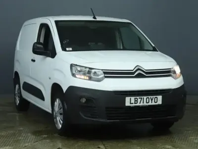 Używany Citroën Berlingo 100 KM (73 kW) 2021 Biały Minivan