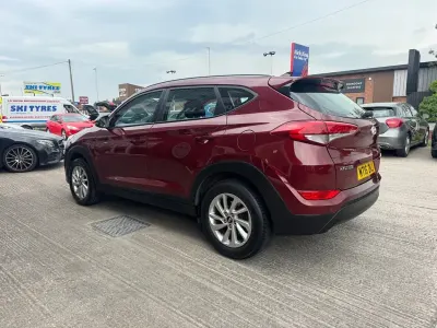 Used Hyundai Tucson SE 116 HP (85 kW) 2016 Red SUV