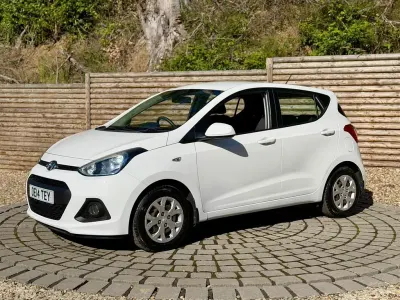 Used Hyundai i10 SE 87 HP (63 kW) 2014 White Hatchback