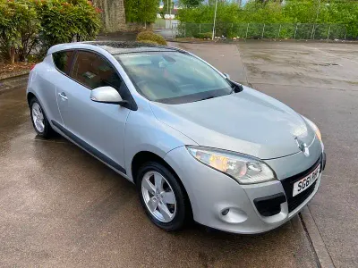 Used Renault Mégane Coupé Dynamique 2011 Silver Coupe