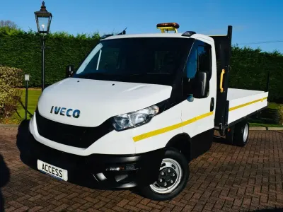 Begagnad Iveco Daily 134 HK (98 kW) 2023 Vit Cab