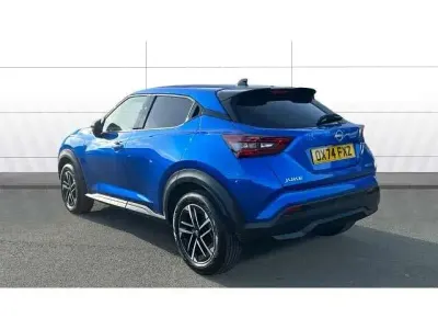 Begagnad Nissan Juke N-Connecta 143 HK (105 kW) 2024 Blå SUV