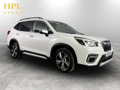 Käytetty Subaru Forester Premium 150 HP (110 kW) 2021 Valkoinen Katumaasturi
