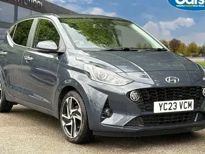 Gebraucht Hyundai i10 Premium 84 PS (61 kW) 2023 Grau Kleinwagen