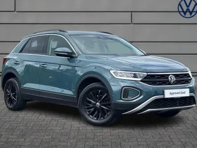 Begagnad VW T-Roc Life 108 HK (79 kW) 2024 Blå SUV