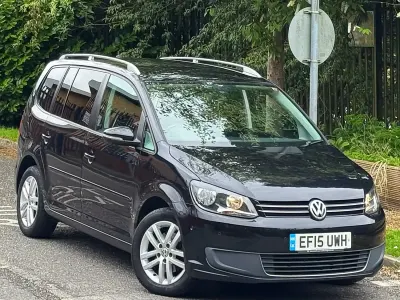 Begagnad VW Touran SE 105 HK (77 kW) 2015 Svart Minibuss