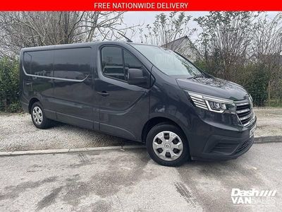Grey Used 2022 Renault Trafic Business MPV | £14,000 (Fair price)