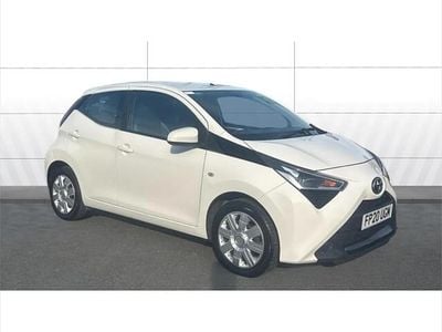 Used Toyota Aygo X-play 72 HP (52 kW) 2020 White Hatchback