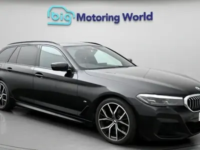 Begagnad BMW 520 M Sport 190 HK (139 kW) 2022 Svart Kombi