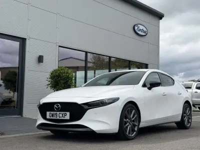 Used Mazda 3 Inclusive 122 HP (89 kW) 2019 White Hatchback