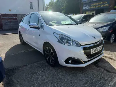 Used Peugeot 208 S 82 HP (60 kW) 2018 White Hatchback