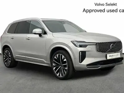 Usado Volvo XC90 Ultra 247 HP (181 kW) 2025 Prateado SUV