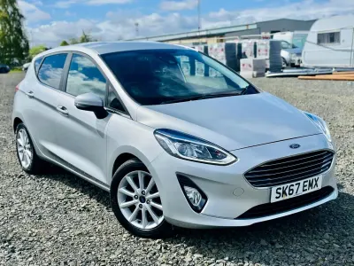 Usado Ford Fiesta Titanium 2017 Plateado Utilitario
