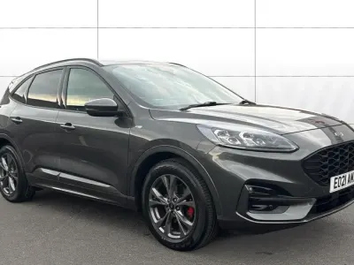 Usado Ford Kuga ST-Line 120 CV (88 kW) 2021 Gris SUV