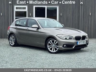Begagnad BMW 118 Sport Line 150 HK (110 kW) 2017 Silver Halvkombi