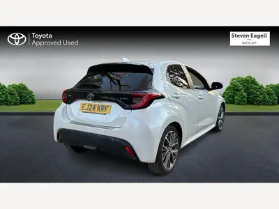 Used Toyota Yaris 2024 White Hatchback