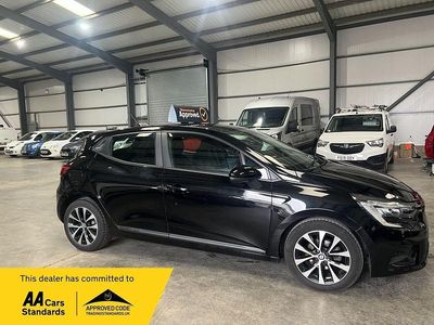 Used Renault Clio V Evolution 90 HP (66 kW) 2022 Black Hatchback