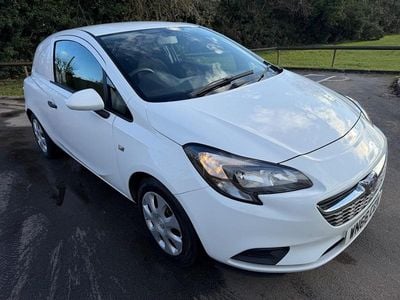 Used Vauxhall Corsa 95 HP (69 kW) 2016 White Hatchback