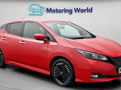 Used Nissan Leaf N-Connecta 110 kW (150 HP) 2023 Red Hatchback