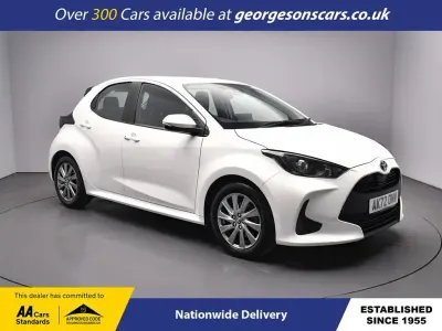 Usado Toyota Yaris Hybrid 116 CV (85 kW) 2022 Blanco Utilitario
