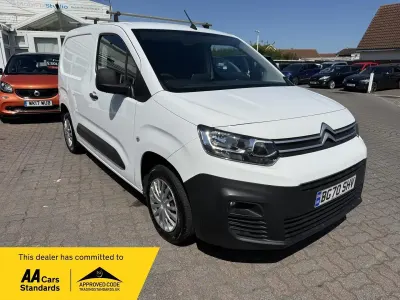 Używany Citroën Berlingo Start 75 KM (55 kW) 2020 Biały Minivan