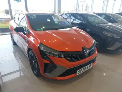 New Renault Clio Techno Esprit Alpine 143 HP (105 kW) 2026 Special metallic  valencia orange Hatchback