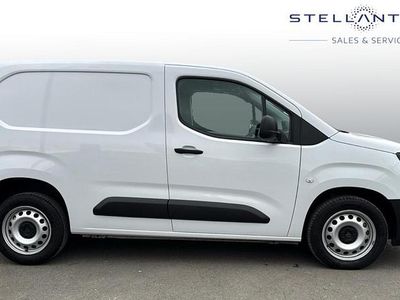 Used Peugeot Partner S 101 HP (74 kW) 2025 White MPV