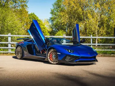 Used Lamborghini Aventador 750 HP (551 kW) 2016 Blue Coupe