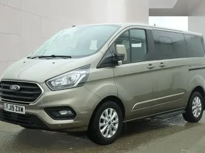 Begagnad Ford Tourneo Custom Titanium 2019 Silver Van