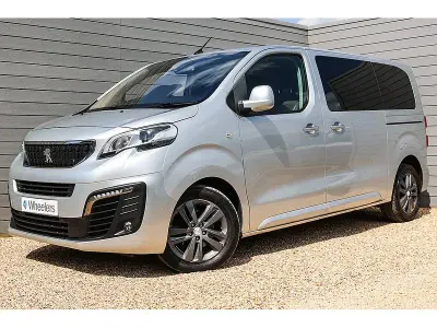 Używany Peugeot Traveller Allure 2019 Srebrny Minivan