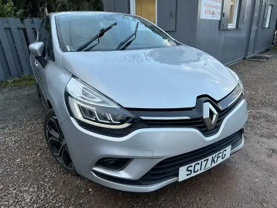 Used Renault Clio Dynamique 88 HP (64 kW) 2017 Silver Hatchback