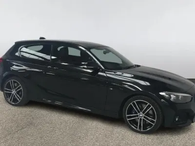Begagnad BMW 118 Efficient Dynamics 150 HK (110 kW) 2019 Svart Halvkombi