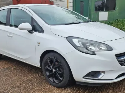 Used Vauxhall Corsa SRi 90 HP (66 kW) 2016 White Hatchback