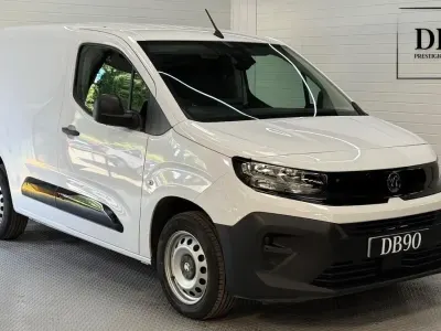 Used Vauxhall Combo 100 HP (73 kW) 2024 White MPV