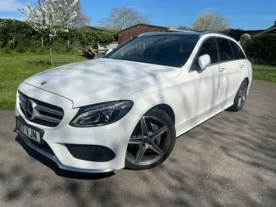 Używany Mercedes C220 AMG Line Premium 2017 Biały Kombi