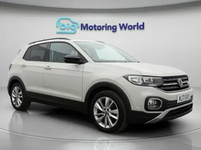 Usado VW T-Cross Active 110 CV (80 kW) 2021 Gris SUV