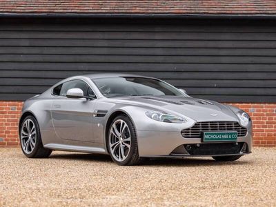 Aston Martin V12 Vantage