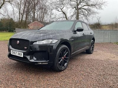 Used Jaguar F-Pace Supercharged 380 HP (279 kW) 2017 Black SUV