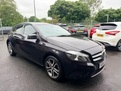 Used Mercedes A180 109 HP (80 kW) 2014 Mauve/purple Hatchback