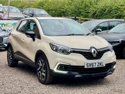 Used Renault Captur Dynamique 90 HP (66 kW) 2017 Cream SUV