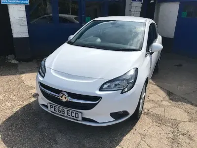 Used Vauxhall Corsa 2018 White Hatchback