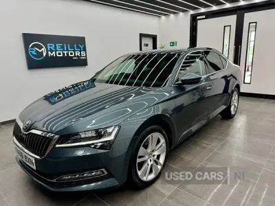 Gebraucht Skoda Superb SE L 190 PS (139 kW) 2019 Grau Kleinwagen